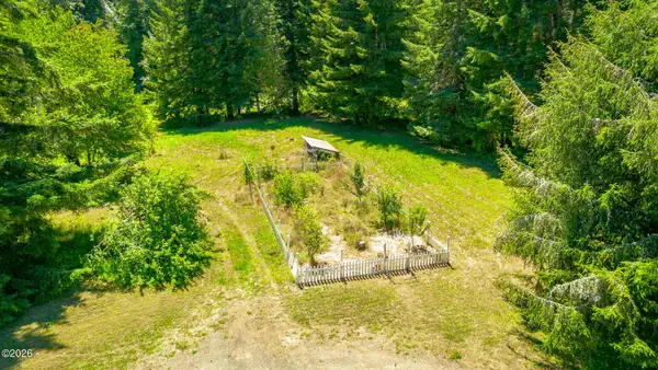 100 Burnt Woods, Blodgett, OR 97326