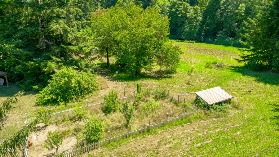 100 Burnt Woods, Blodgett, OR 97326 - #2
