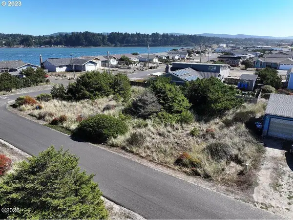 1901 NW Beachview, Waldport, OR 97394