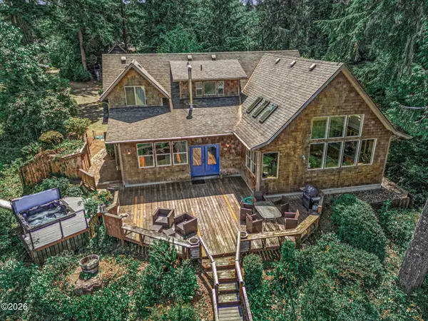 1050 SE Shady Cove, Waldport, OR 97394