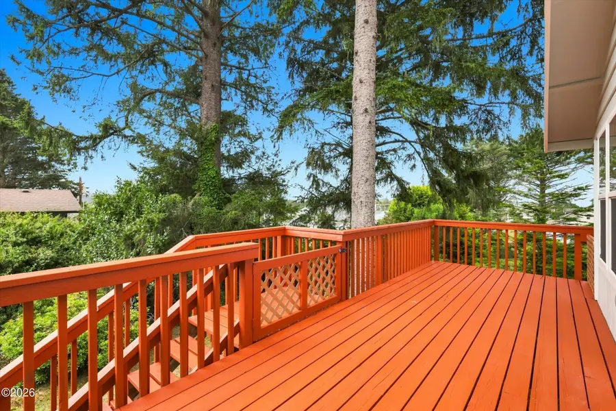 1604 NE 12th, Lincoln City, OR 97367 - #2