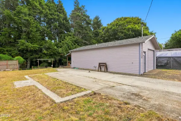 550 SE Reef Ave, Lincoln City, OR 97367