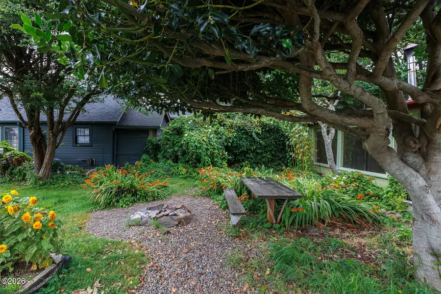207 W 3rd, Yachats, OR 97498 - #2