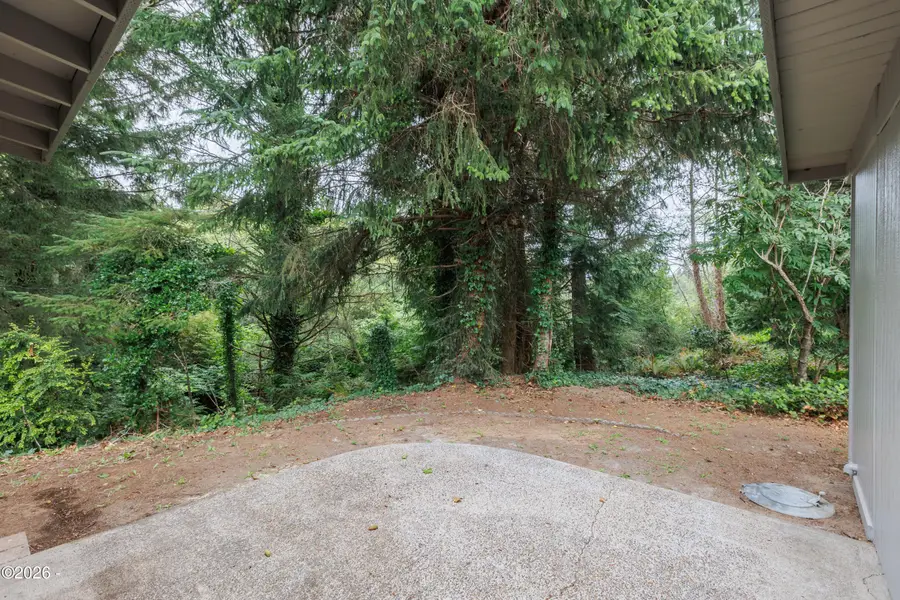 980 SE Rolph, Waldport, OR 97394 - #3