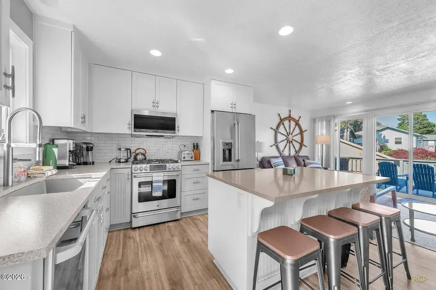 3594 NE West Devils Lake, Lincoln City, OR 97367 - Image #3