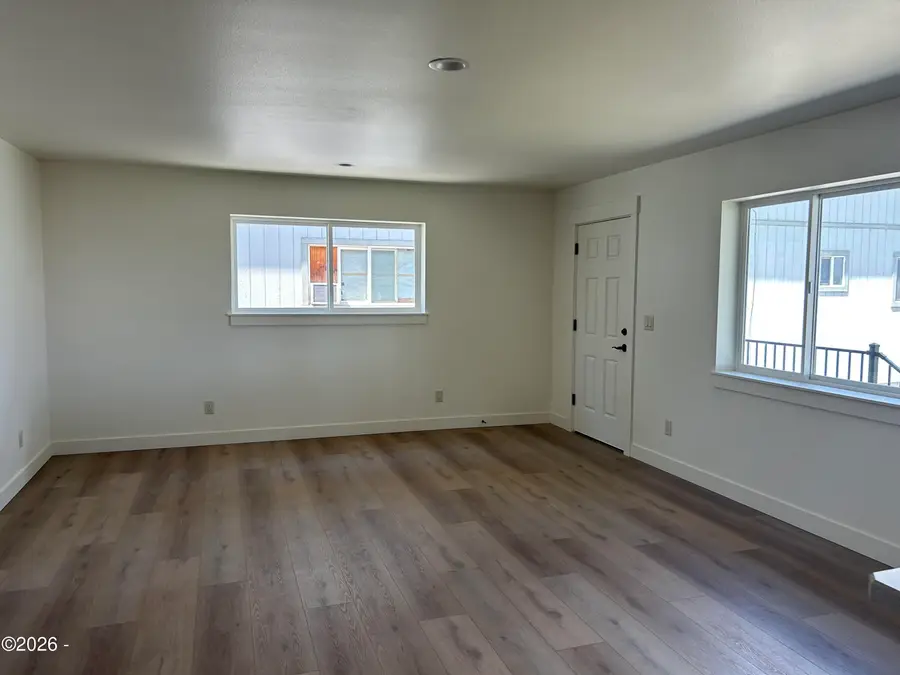 1535 Us-97, Madras, OR 97741 - #3