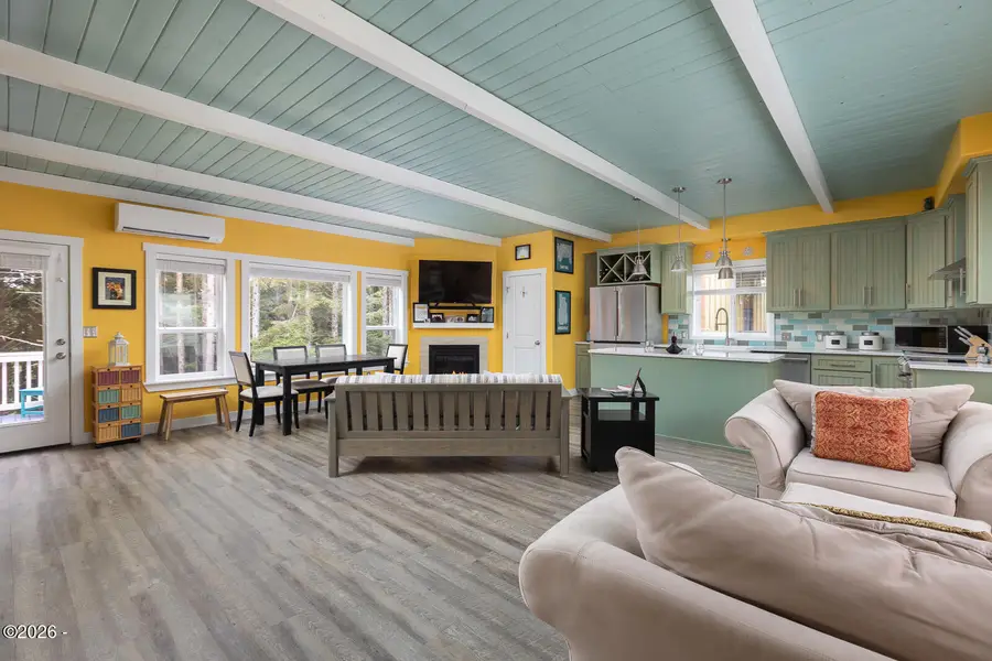 1858 SW Coast, Lincoln City, OR 97367 - #3