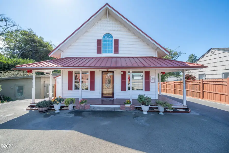 636 E Olive, Newport, OR 97365 - #2