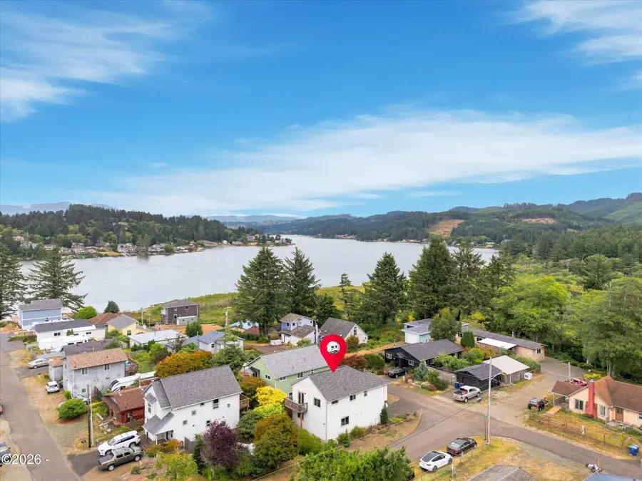 267 SE Tide Ave, Lincoln City, OR 97367 - #2
