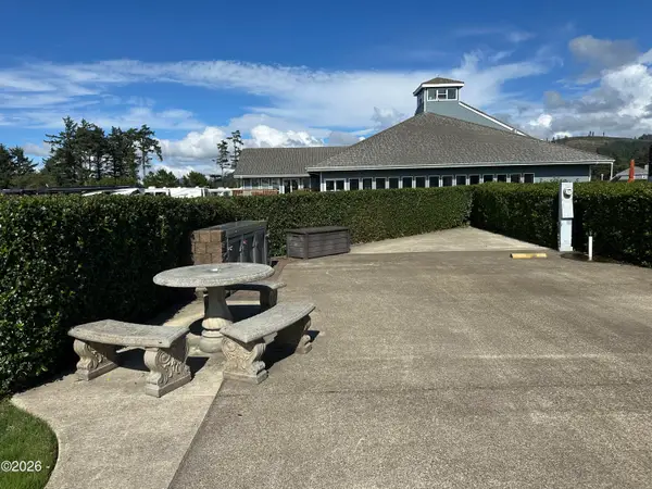 6225 N Coast, Newport, OR 97365