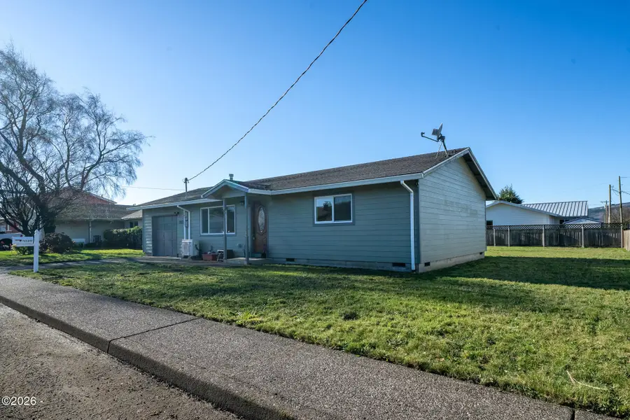 702 Ash, Tillamook, OR 97141 - #3