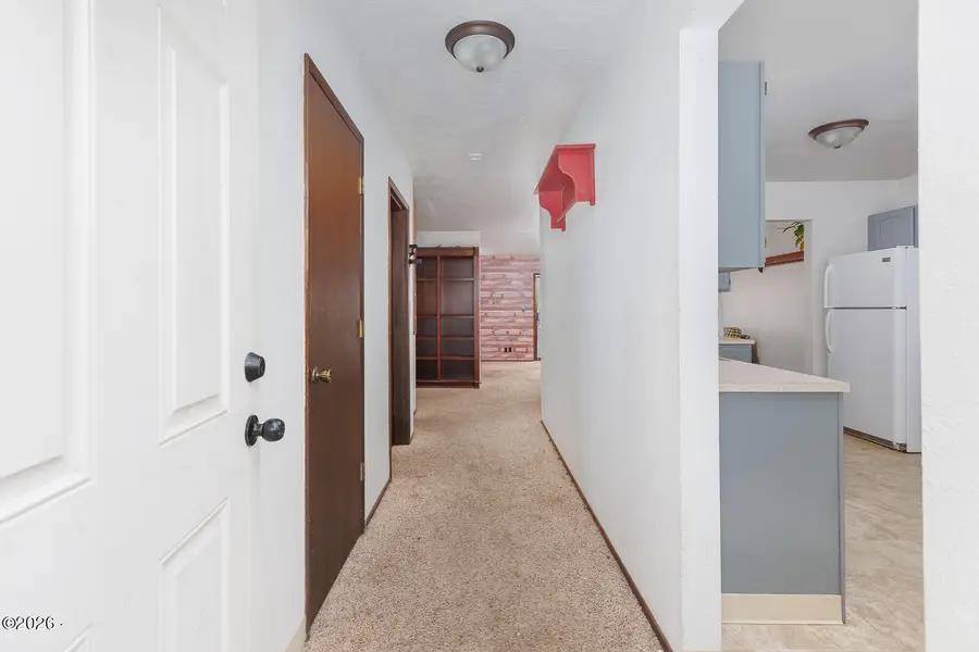 916 NE Douglas, Newport, OR 97365 - #2