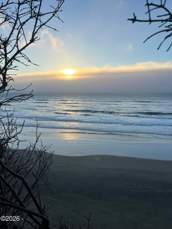 95514 Hwy 101, Yachats, OR 97498