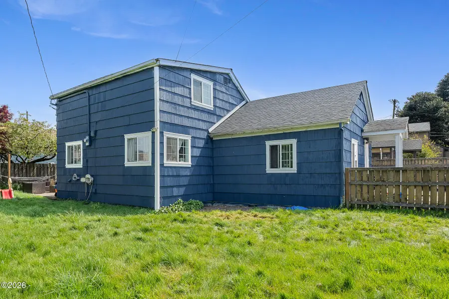 405 Evergreen, Tillamook, OR 97141 - #3