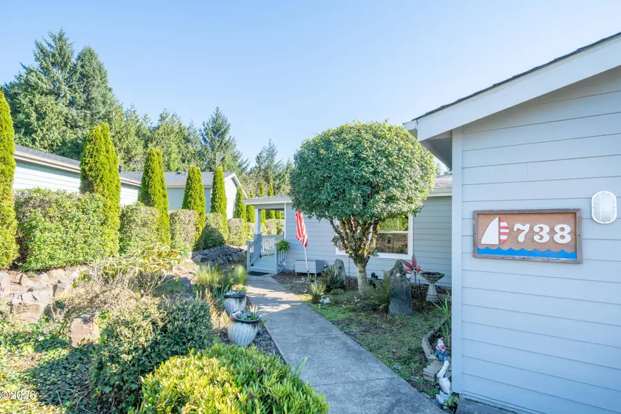 738 SE Winchell Dr, Depoe Bay, OR 97341 - #3