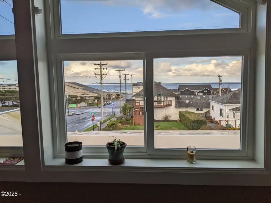 584 W Olive, Newport, OR 97365 - #3