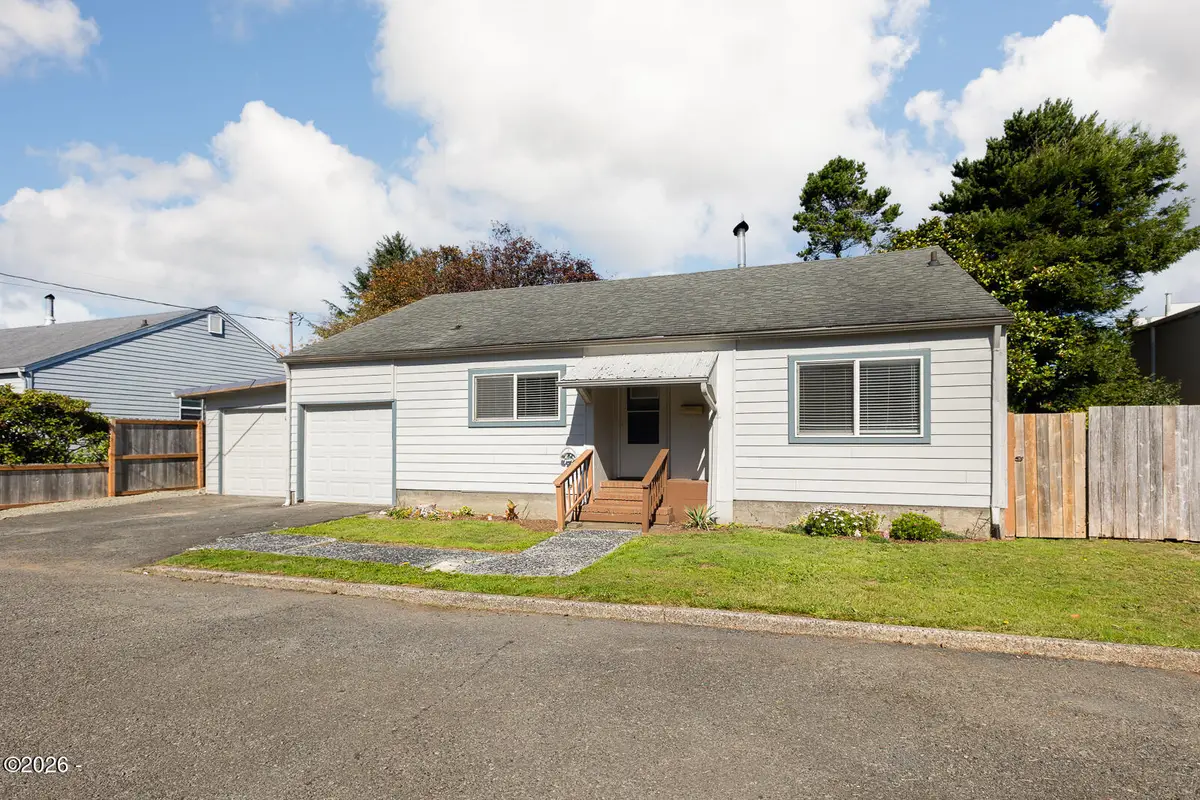 208 NW 7th, Newport, OR 97365 - #1