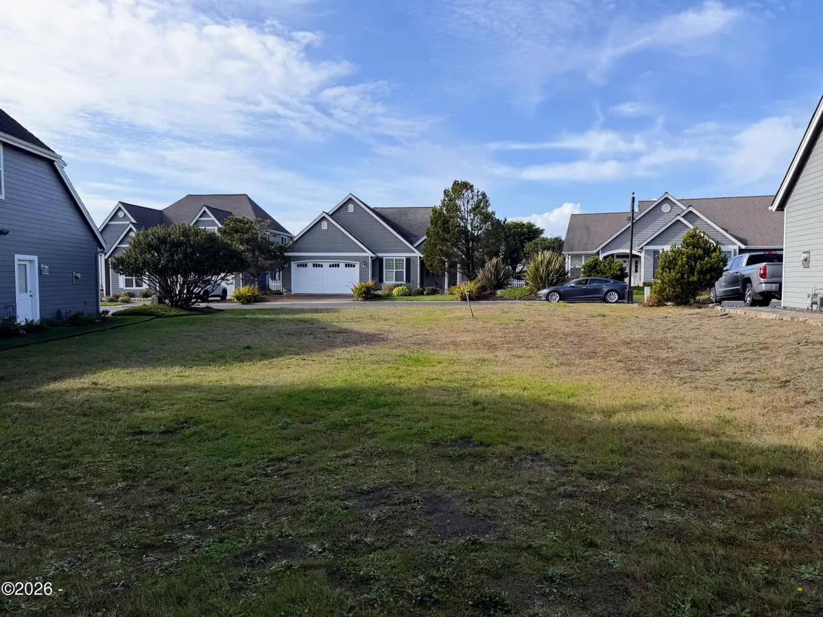 5725 SW Arbor, Newport, OR 97366 - #1