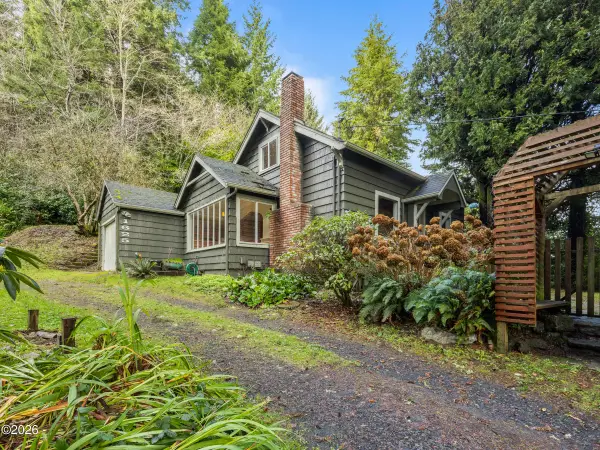 1625 E Alsea Hwy, Waldport, OR 97394