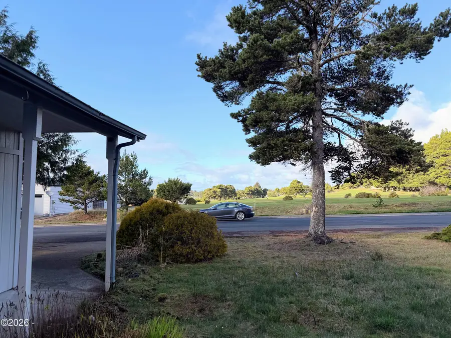 525 SW Green, Waldport, OR 97394 - #3