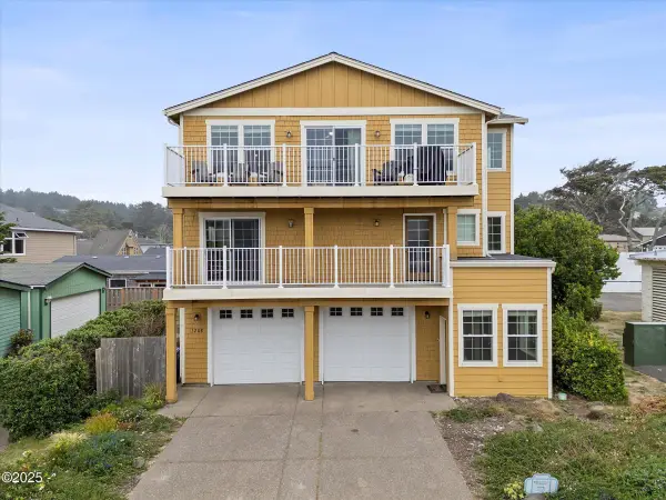 3208 NW Jetty, Lincoln City, OR 97367