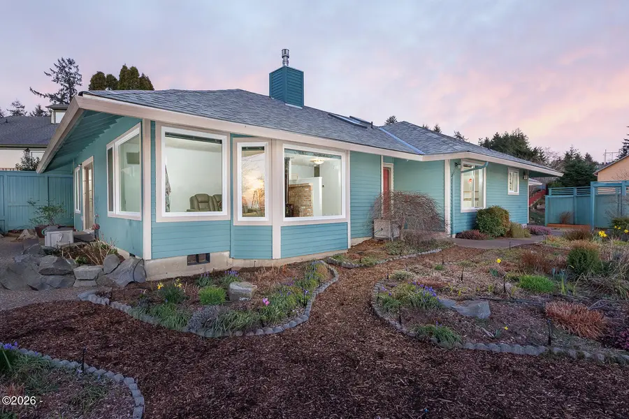 1035 NE 7th, Newport, OR 97365 - #3