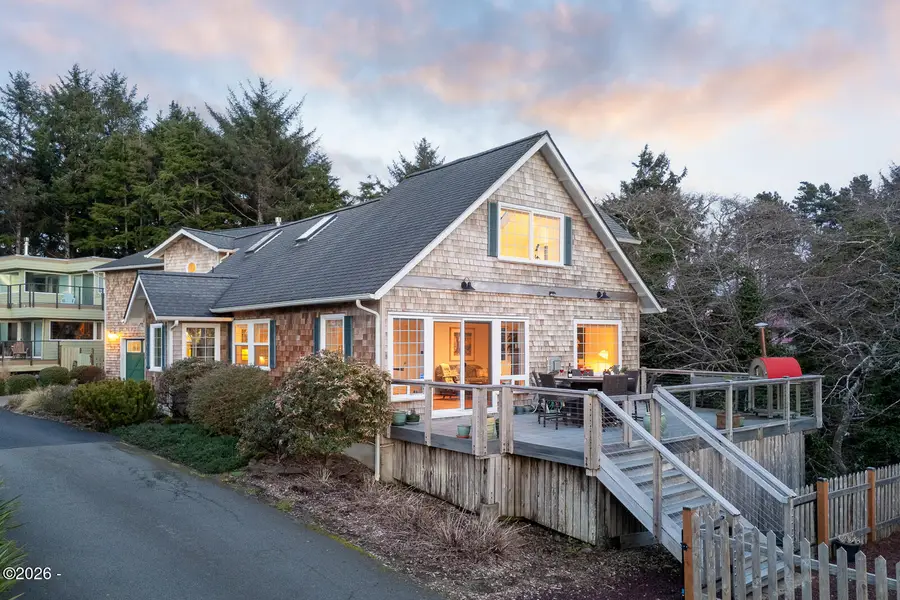 1004 SW 10th, Lincoln City, OR 97367 - #2