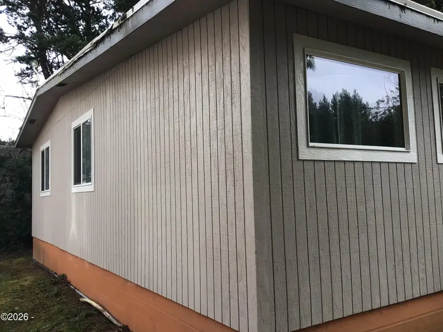 220 SE Hazelton Pl, Depoe Bay, OR 97341 - #2