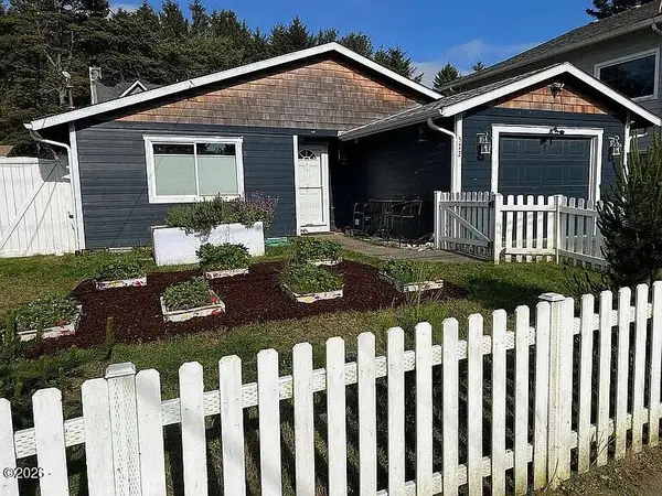 572 SE Jetty, Lincoln City, OR 97367