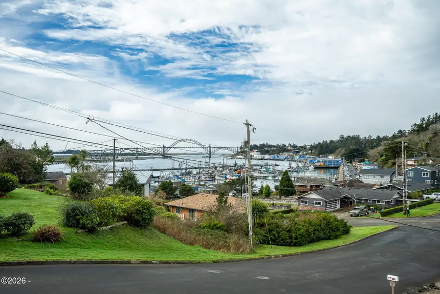 635 SE 4th, Newport, OR 97365 - #3