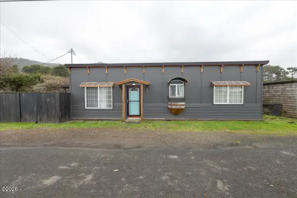 1940 N Highway 101, Rockaway Beach, OR 97136