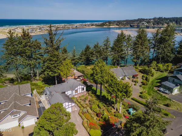 1080 SW Norwood, Waldport, OR 97394