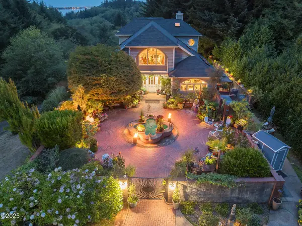 626 N Bayview, Waldport, OR 97394