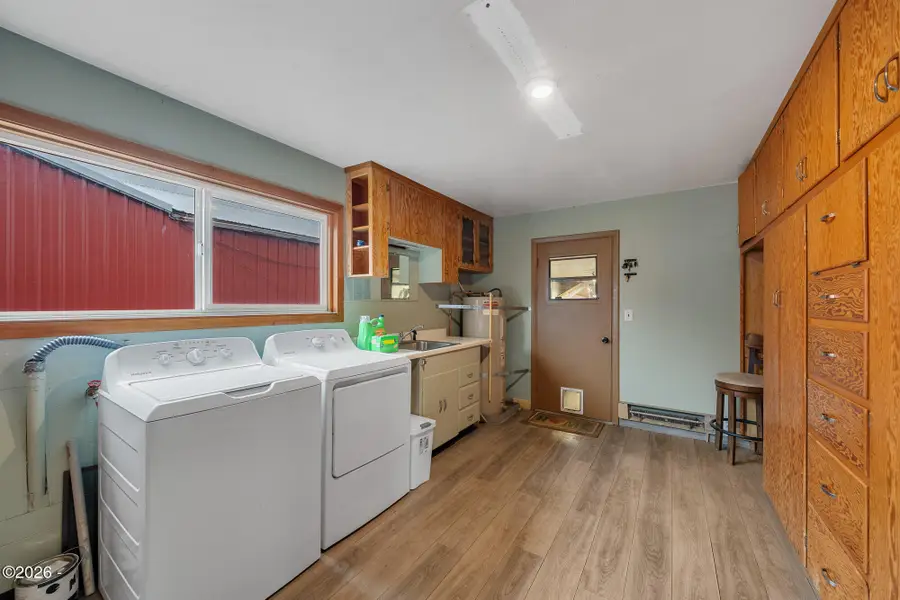 411 Park, Tillamook, OR 97141 - #3