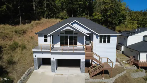 812 Hawk, Silverton, OR 97381