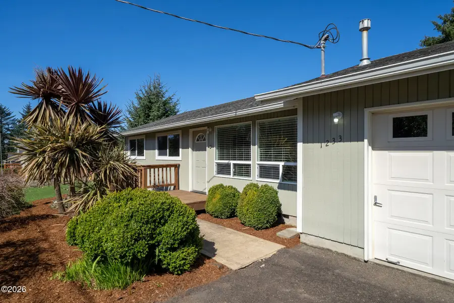 1233 S Nehalem, Rockaway Beach, OR 97136 - #3