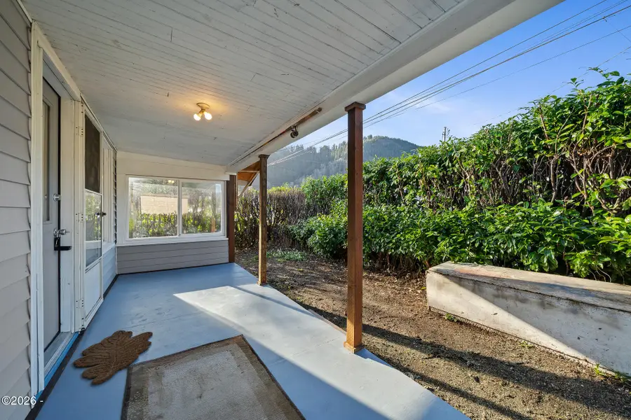 215 Cypress, Garibaldi, OR 97118 - #3