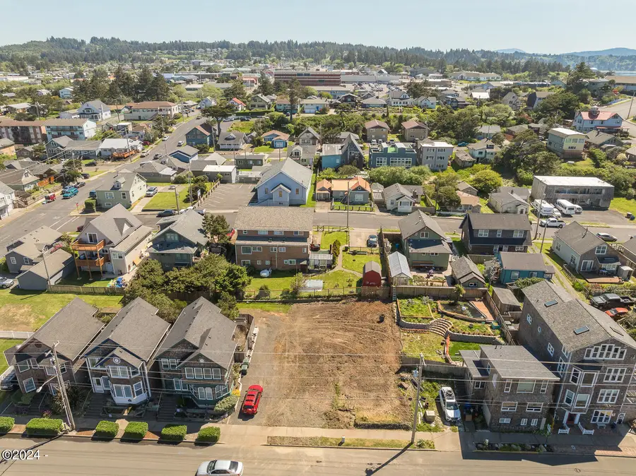 47 SW Coast, Newport, OR 97365 - #2