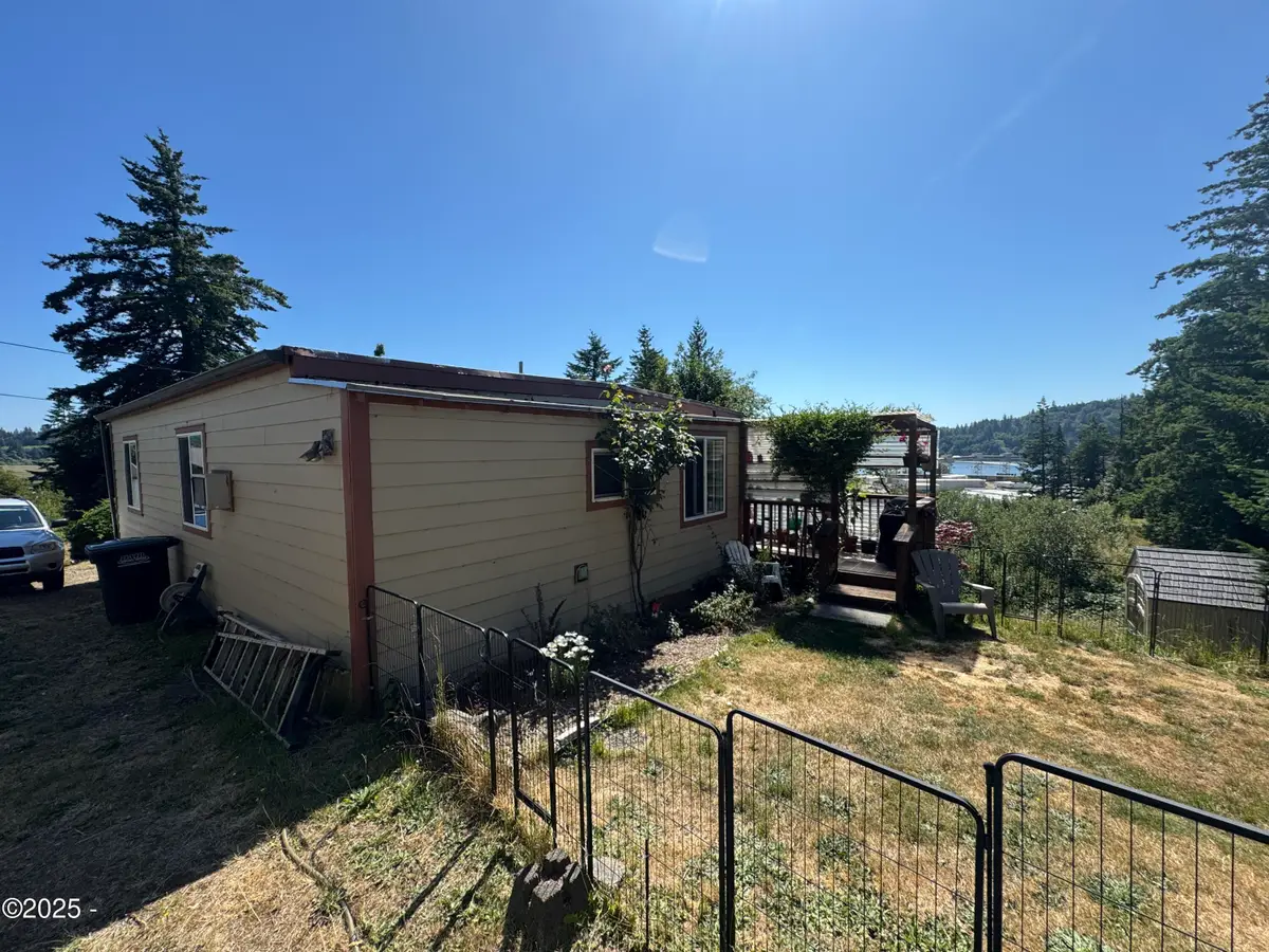 646 SE 8th, Toledo, OR 97391 - #1