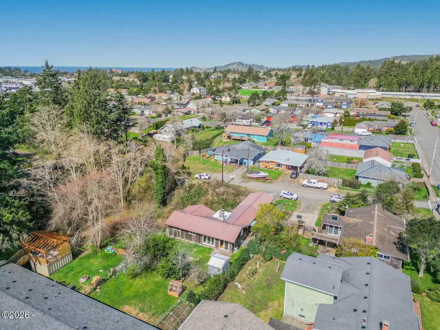 448 NE 10th, Newport, OR 97365 - #2