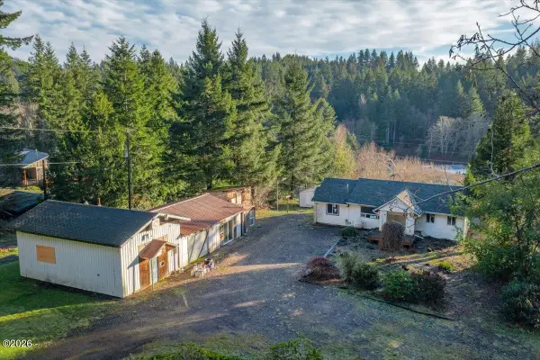 376 Olalla, Toledo, OR 97391