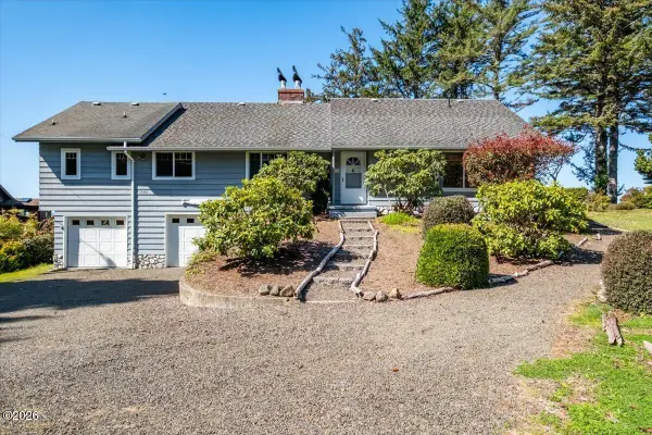 1050 SW Norwood, Waldport, OR 97394
