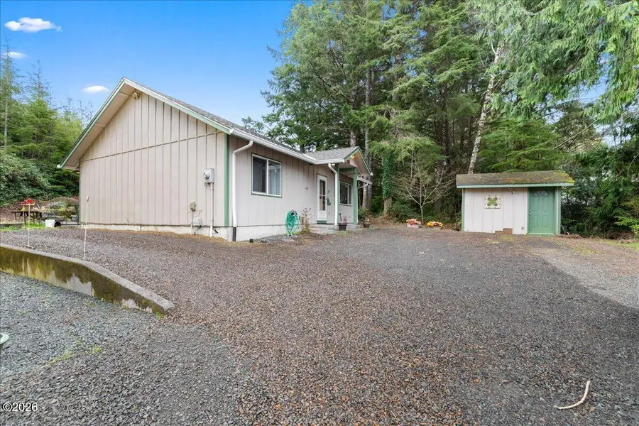 142 S Quadrant, Rockaway Beach, OR 97136 - #2