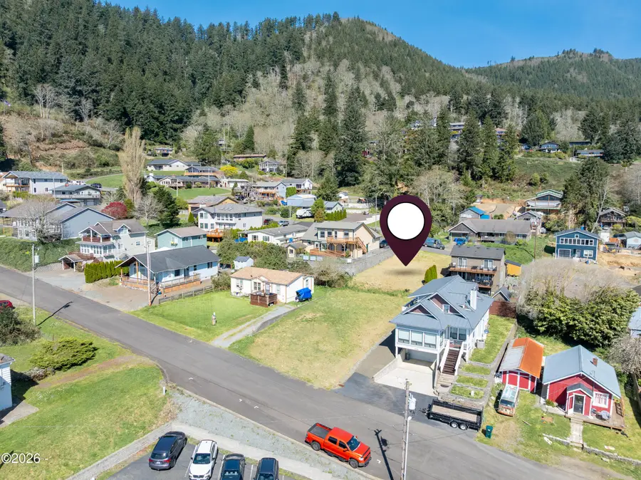 607 Evergreen, Garibaldi, OR 97118 - #2