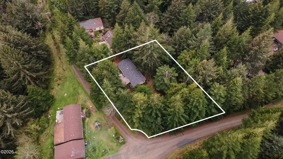 326 N Deer Hill, Waldport, OR 97394 - #3