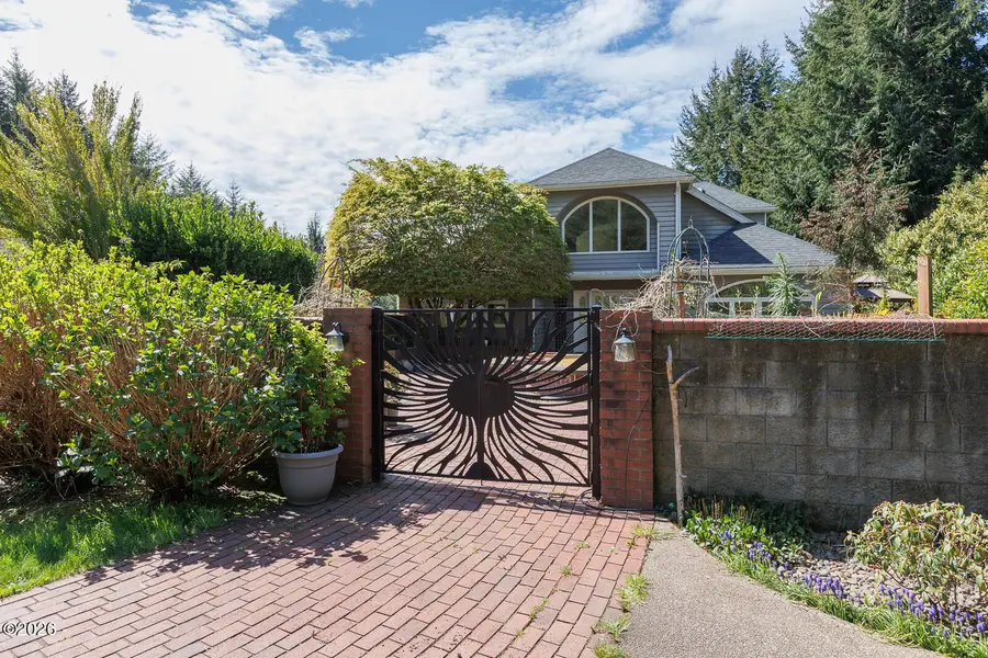 626 N Bayview, Waldport, OR 97394 - #2