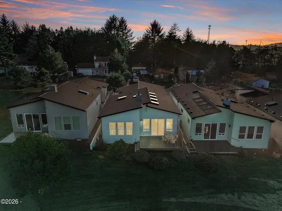 560 SW Green, Waldport, OR 97394 - #3