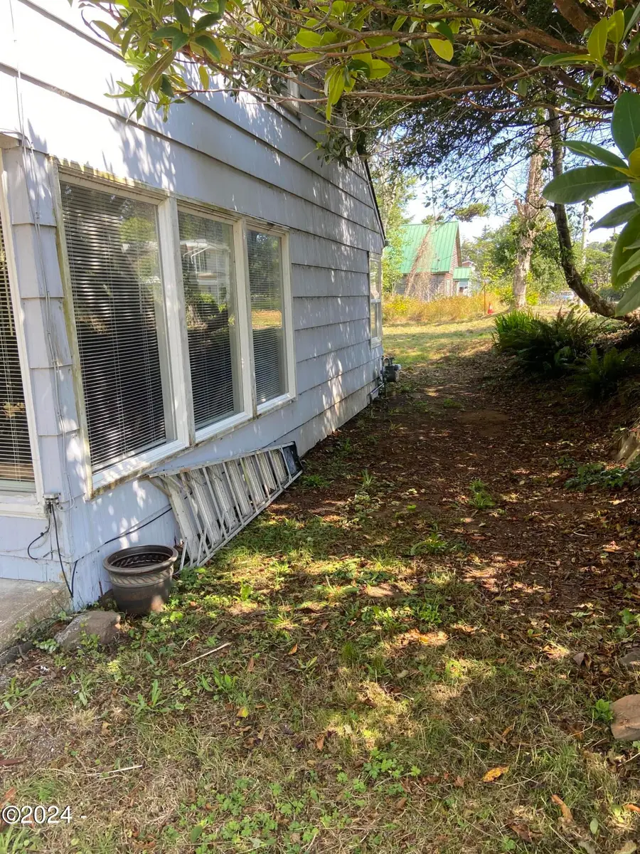 215 Stevens Street, Gleneden Beach, OR 97388 - Image #2