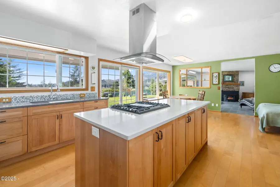 6550 Curl, Tillamook, OR 97141 - #2