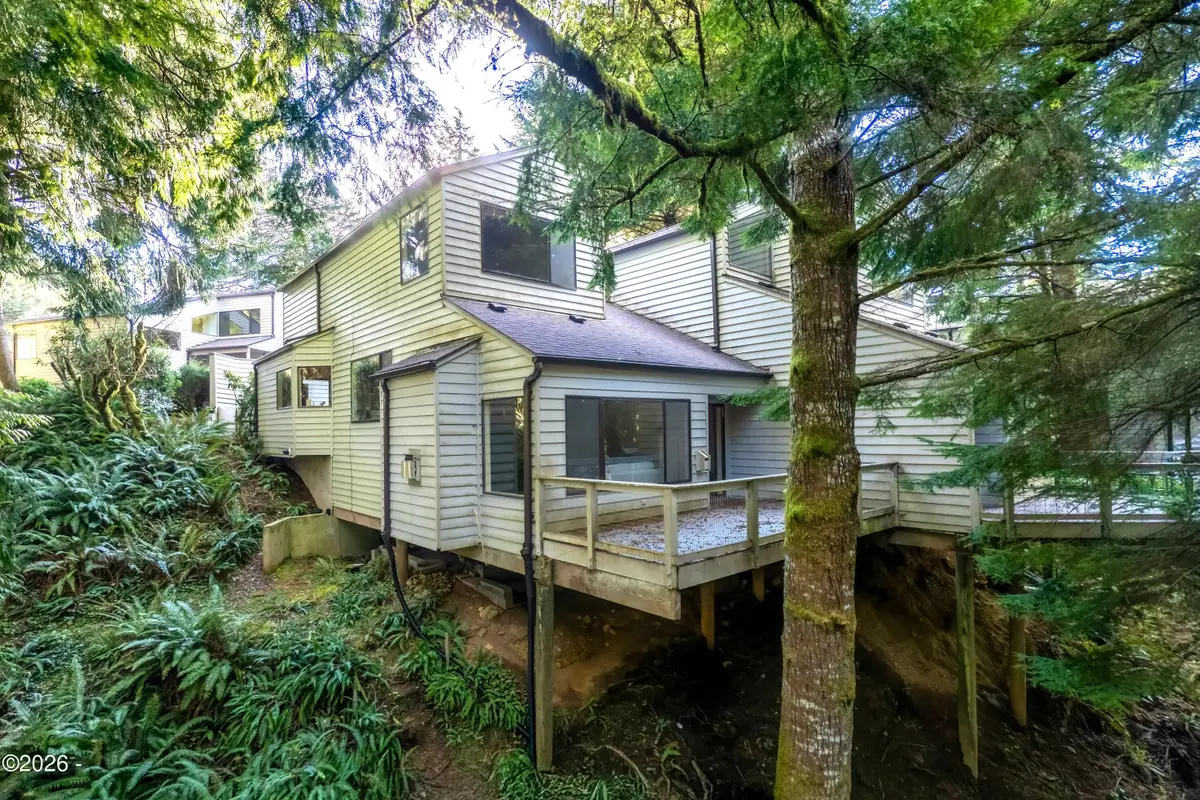 600 Island Dr, Gleneden Beach, OR 97388 - Image #1